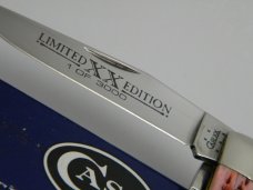Case XX USA 2005 6254 Raspberry Bone Limited Edition Trapper Knife in Box Case XX USA 2005 6254 Raspberry Bone Limited Edition Trapper Knife in Box