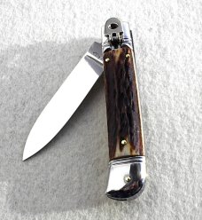 AKC 8" CLASSIC ITALIAN VINTAGE INDIA STAG LEVER LOCK 