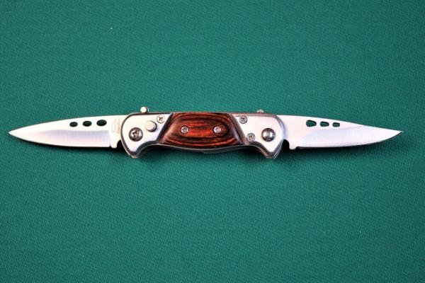 Double Bladed Switchblade Double Bladed Switchblade