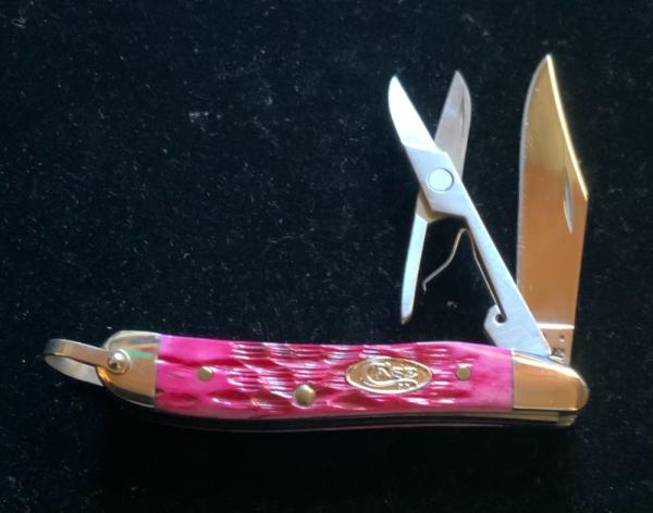 CASE Peanut w/Scissors Magenta CASE Peanut w/Scissors Magenta