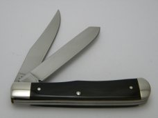 Moore Maker, Inc. Matador, TX USA (Queen Cutlery) 2202 2004 Horn Trapper Knife