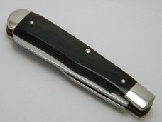 Moore Maker, Inc. Matador, TX USA (Queen Cutlery) 2202 2004 Horn Trapper Knife