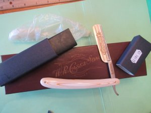 Case XX 2002 German Dovo White Razor Item # 01506