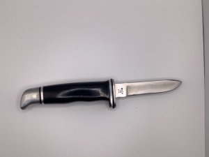 Buck USA 116 with original leather sheath