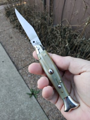 Funky AKC Fishtail Piclock