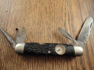 CATTARAUGUS SCOUT KNIFE WITH COMPASS FOR PARTS OR REPAIR