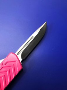 StrikeForce Gen4 | Magenta OTF Knife with Sheath