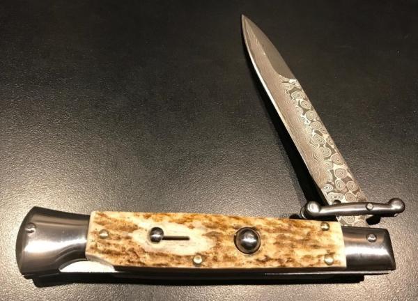 NEW - 9" Italian-Style Swing-Guard Stiletto with Deer Stag Horn Scales NEW - 9" Italian-Style Swing-Guard Stiletto with Deer Stag Horn Scales