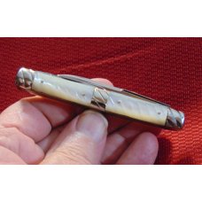 VINTAGE RODGERS CUTLERS TO HIS MAJESTY WHITTLER GENUINE CARVED PEARL HANDLES 1875/1900 VINTAGE RODGERS CUTLERS TO HIS MAJESTY WHITTLER GENUINE CARVED PEARL HANDLES 1875/1900
