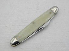 Queen Cutlery Co. #55 Sleeveboard Pen in Imitation Onyx: 3 1/4” closed; 1971 Queen Cutlery Co. #55 Sleeveboard Pen in Imitation Onyx: 3 1/4” closed; 1971