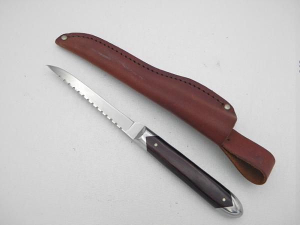 Queen Cutlery #76 Hunting and Fishing Knife: 8 5/8” overall with a 4 1/4” blade, 1970s Queen Cutlery #76 Hunting and Fishing Knife: 8 5/8” overall with a 4 1/4” blade, 1970s