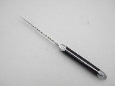 Queen Cutlery #76 Hunting and Fishing Knife: 8 5/8” overall with a 4 1/4” blade, 1970s Queen Cutlery #76 Hunting and Fishing Knife: 8 5/8” overall with a 4 1/4” blade, 1970s