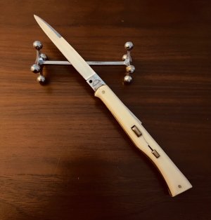 Ivory Ackermannchen Lockback