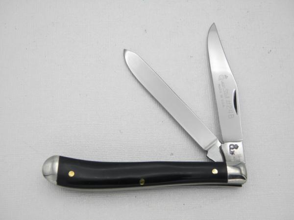 Queen Cutlery Co. #24B Slim Trapper – slick black : 4 1/8” closed; 1976, etched blade, Q 76 Queen Cutlery Co. #24B Slim Trapper – slick black : 4 1/8” closed; 1976, etched blade, Q 76
