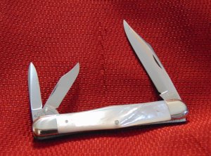 MINT CONDITION  VINTAGE UTICA CUTLERY UTICA N.Y.  SWELLCENTER WHITTLER SAMPLE  KNIFE GENUINE PEARL