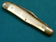 VINTAGE WESTERN GERMANY PEARL SWELL CENTER SERPENTINE WHITTLER FOLDING POCKET KNIFE KNIVES OLD MOP VINTAGE WESTERN GERMANY PEARL SWELL CENTER SERPENTINE WHITTLER FOLDING POCKET KNIFE KNIVES OLD MOP