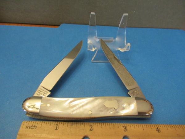 Bulldog Brand Pearl Muskrat 1 of 36 Made Bulldog Brand Pearl Muskrat 1 of 36 Made
