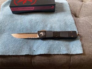 Microtech combat troodon,bronze.