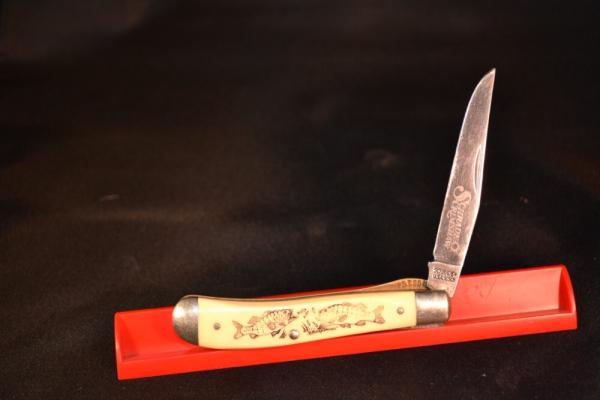Schrade Scrimshaw locking blade trapper Schrade Scrimshaw locking blade trapper