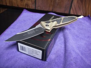 MICROTECH SOCUM ELITE S/E AUTO CHAMPAGNE WITH CARBON FIBER INSERTS NEW.