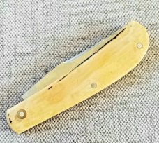John Lloyd Mammoth Ivory Trapper..52100..3.75" closed..stabilized crack from Lloyd at pivot 