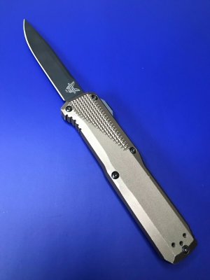 Benchmade 4600 Phaeton OTF Automatic Knife3.45" Black DLC