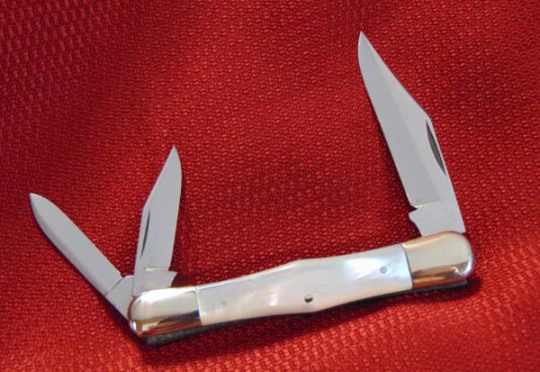 VINTAGE CATTARAUGUS CUTLERY CO. #32653 GENUINE PEARL SWELLCENTER WHITTLER KNIFE c1886/1963 VINTAGE CATTARAUGUS CUTLERY CO. #32653 GENUINE PEARL SWELLCENTER WHITTLER KNIFE c1886/1963