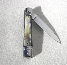 NOS AKC 8" SLIM LEVER LOCK SWEDGE BLADE, GENUINE BRAZILIAN HORN - MANIAGO ITALY