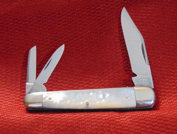 VINTAGE CATTARAUGUS CUTLERY CO. #32643 GENUINE PEARL WHITTLER KNIFE c1886/1963 VINTAGE CATTARAUGUS CUTLERY CO. #32643 GENUINE PEARL WHITTLER KNIFE c1886/1963