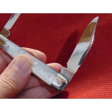 VINTAGE CATTARAUGUS CUTLERY CO. #32643 GENUINE PEARL WHITTLER KNIFE c1886/1963 VINTAGE CATTARAUGUS CUTLERY CO. #32643 GENUINE PEARL WHITTLER KNIFE c1886/1963