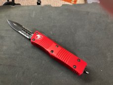 Microtech red troodon