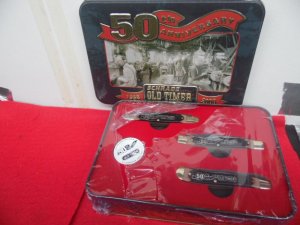 SCHRADE OLD TIMER 50th ANNIVERSARY 2008 3 KNIFE SET IN TIN SPECIAL SHIELDS HISTORY ON BACK OF TIN