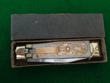 Original WHITE handle MEXICO Bullfighter lever lock auto mint in the original box Original WHITE handle MEXICO Bullfighter lever lock auto mint in the original box