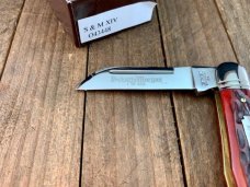 Schatt and Morgan 14th Anniversary Series Fiddle Back Whittler Red Jigged Bone 2004 Schatt and Morgan 14th Anniversary Series Fiddle Back Whittler Red Jigged Bone 2004