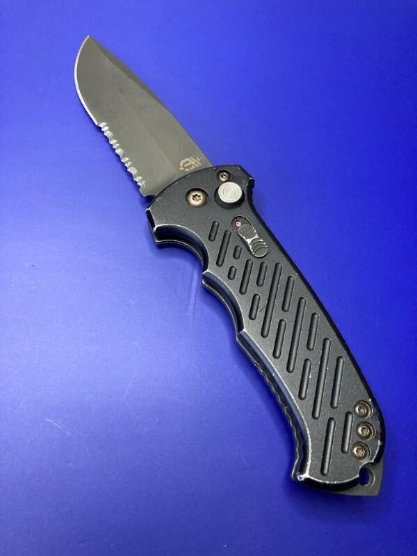 Gerber Auto 06 Tanto Automatic Knife Aluminum Scales Gerber Auto 06 Tanto Automatic Knife Aluminum Scales