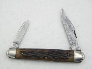 Queen Cutlery #3 Sleeveboard Pen with Rogers bone Handles:  3 3/8” closed, late 1940s, crown and dot