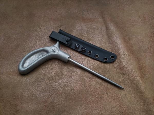 Pistol grip icepick