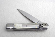 NOS AKC 8" CLASSIC SLIM LEVER LOCK SWEDGE BLADE, GENUINE BRAZILIAN HORN MANIAGO ITALY