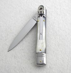 NOS AKC 8" CLASSIC SLIM LEVER LOCK SWEDGE BLADE, GENUINE BRAZILIAN HORN MANIAGO ITALY