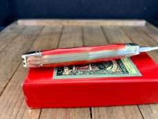 Robeson Mastercraft by Queen Fiddleback Whittler Red Bone Stag 1 of 200 Robeson Mastercraft by Queen Fiddleback Whittler Red Bone Stag 1 of 200