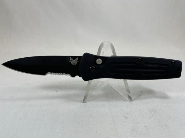 BENCHMADE USA 3551BLK Black Partially Serrated Pardue Stimulus Auto NEAR MINT (Z 53242) BENCHMADE USA 3551BLK Black Partially Serrated Pardue Stimulus Auto NEAR MINT (Z 53242)