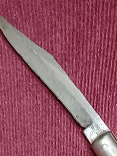 Vintage Shur Snap Fishtail switchblade. Vintage Shur Snap Fishtail switchblade.