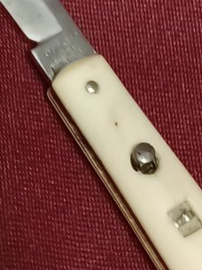 Vintage Shur Snap Fishtail switchblade. Vintage Shur Snap Fishtail switchblade.