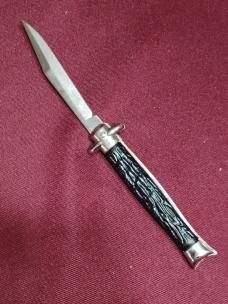 Vintage Shur Snap Fishtail switchblade. 