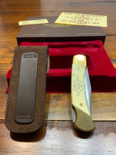 Schrade + USA Thunderbird / beaded sheath and box & paperwork. Schrade + USA Thunderbird / beaded sheath and box & paperwork.