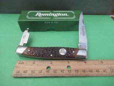 Remington Turkey Hunter Derlin Handle Knife Model R-7 Remington Turkey Hunter Derlin Handle Knife Model R-7