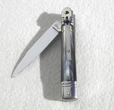 NOS AKC 8" CLASSIC SLIM LEVER LOCK SWEDGE BLADE, GENUINE BRAZILIAN HORN - MANIAGO ITALY