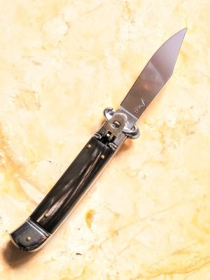 AKC 8" Shot Shell Puller Lever Lock Buffalo Horn Automatic Knife