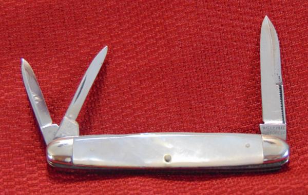 VINTAGE WATERVILLE CUTLERY CO. WHITTLER GENUINE PEARL c1890-1913 VINTAGE WATERVILLE CUTLERY CO. WHITTLER GENUINE PEARL c1890-1913