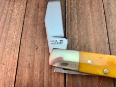 Moore Maker Pinch Lockback Smooth Yellow Bone 2013 Moore Maker Pinch Lockback Smooth Yellow Bone 2013